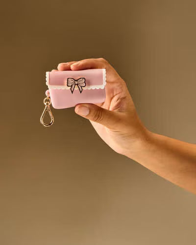 Scallop Bow Snap Case.