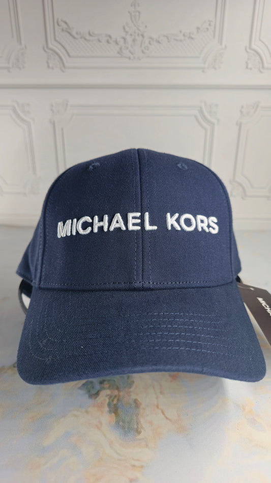 Gorra Michael Kors.