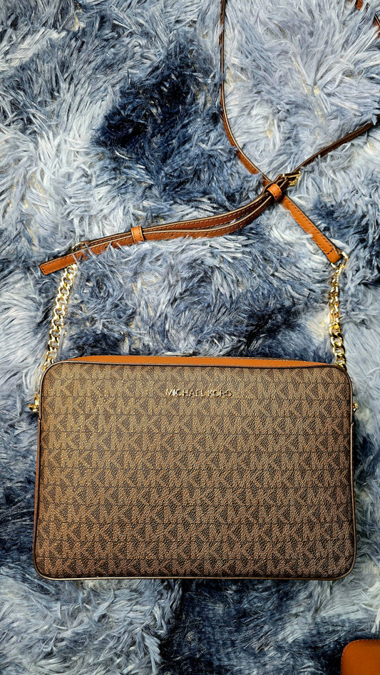 Crossbody.