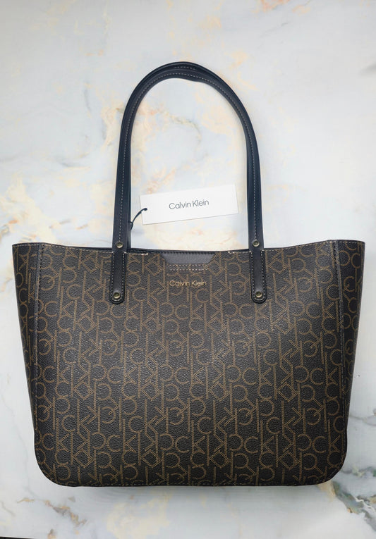 Bolso de hombro.